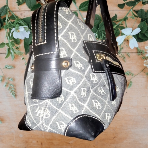 Dooney & Bourke sig satchel - Picture 2 of 6